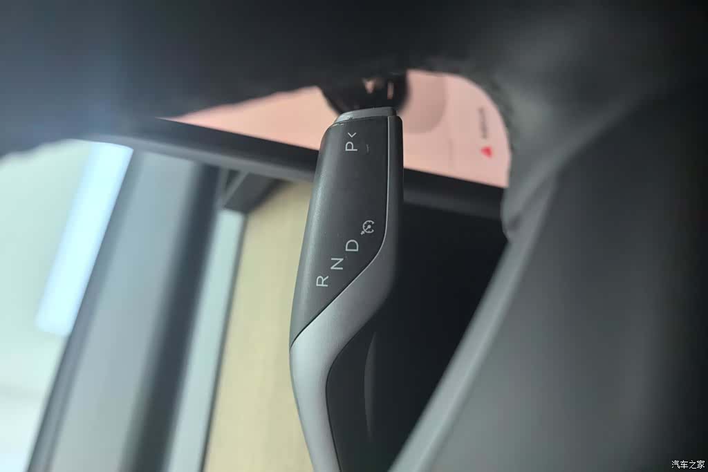 Tesla Model Y, 2022 16