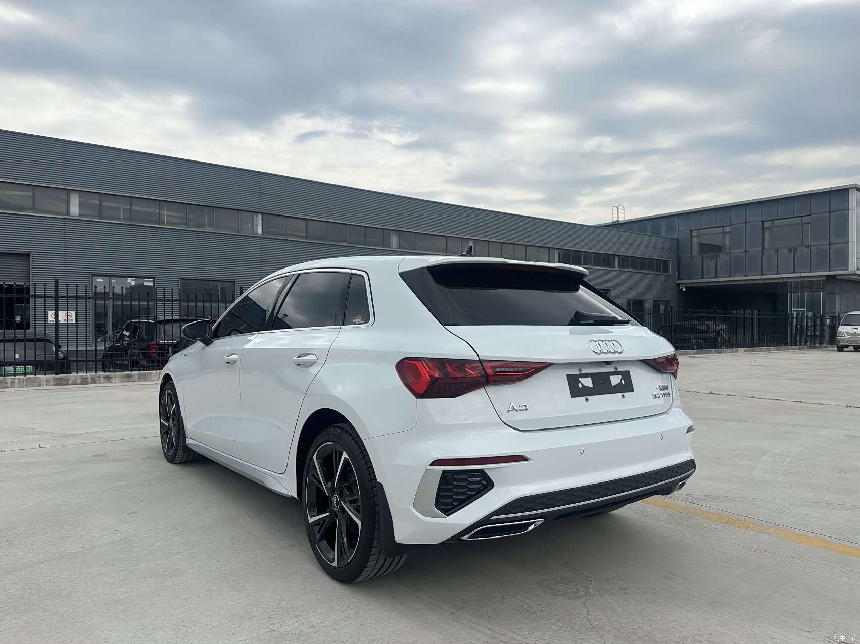 Audi A3, 2022 все фото
