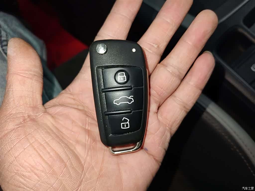 Audi Q3, 2020 9
