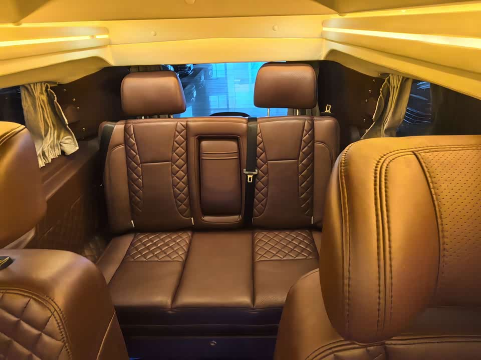 Mercedes-Benz V-class