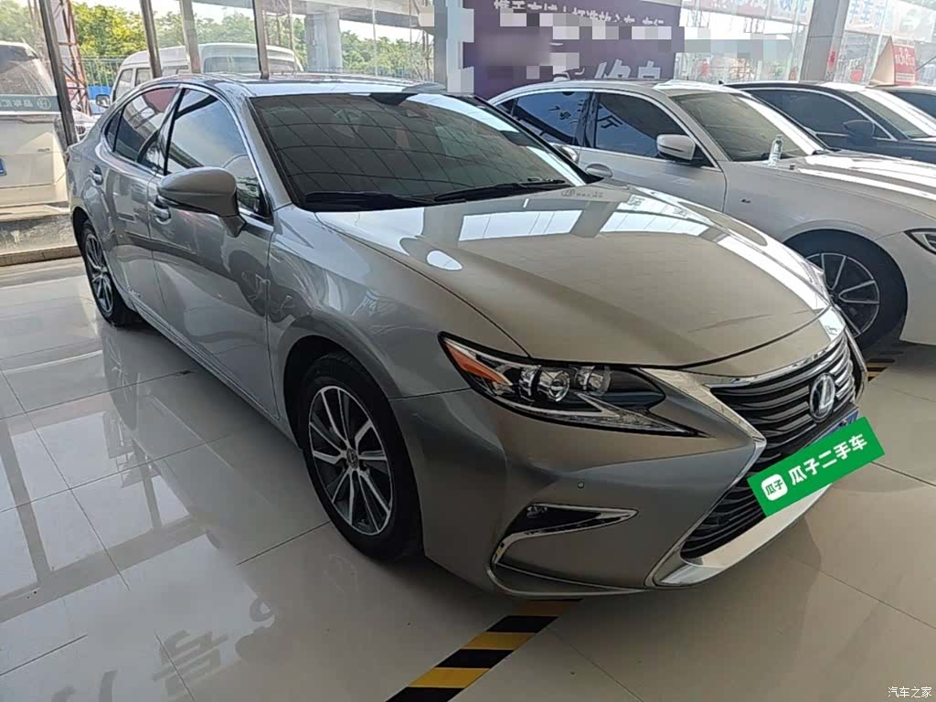 Lexus ES, 2018 4