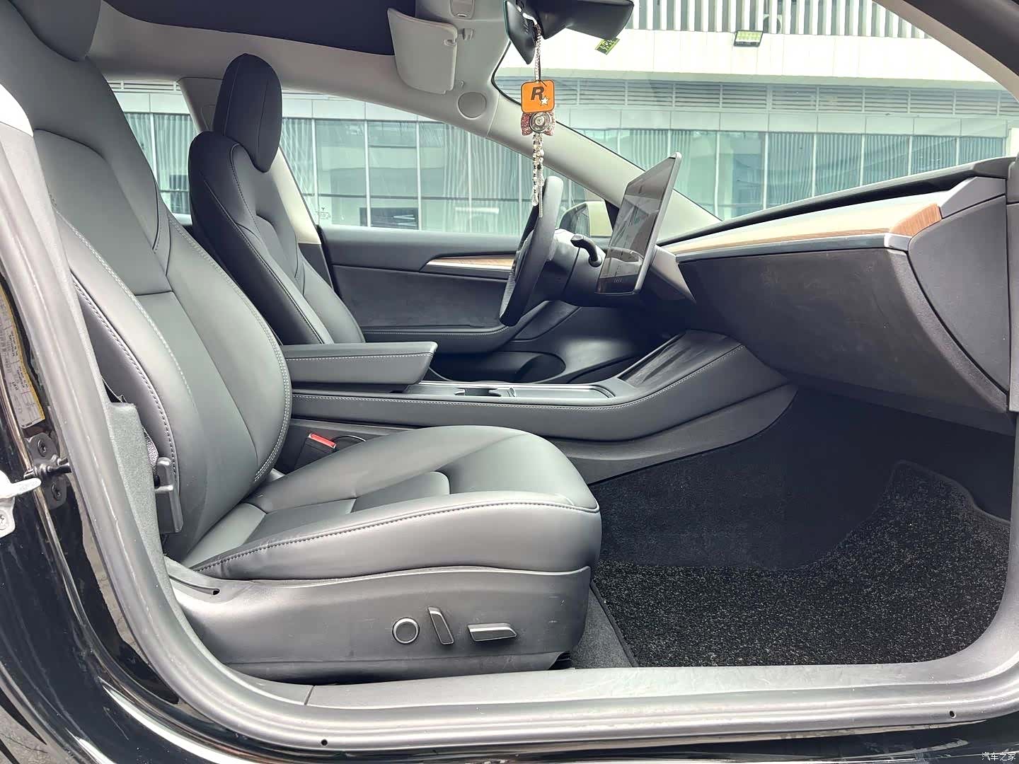 Tesla Model 3, 2021 все фото