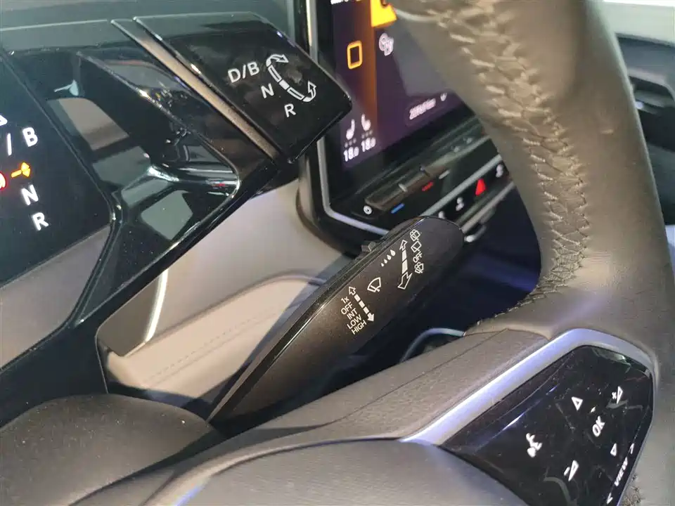 Volkswagen ID.6 CROZZ