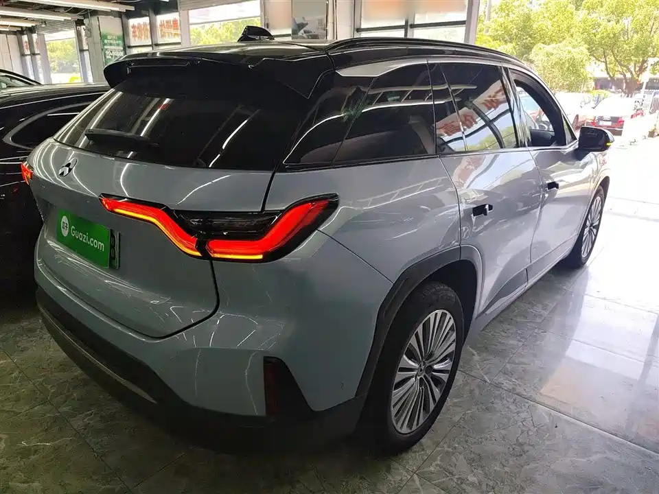 NIO ES6