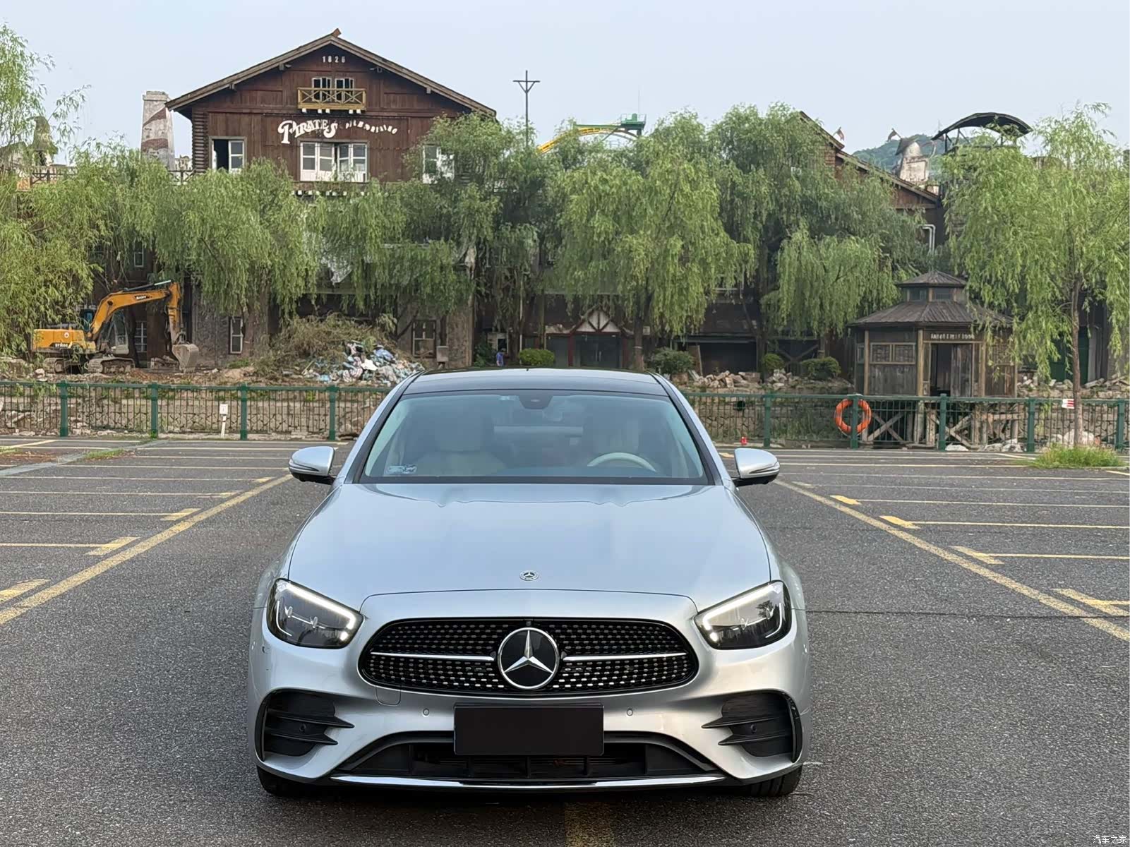 Mercedes-Benz E-Class, 2022 3