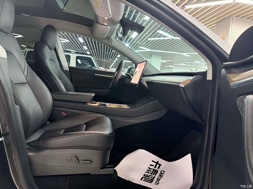 Tesla Model Y, 2021 9