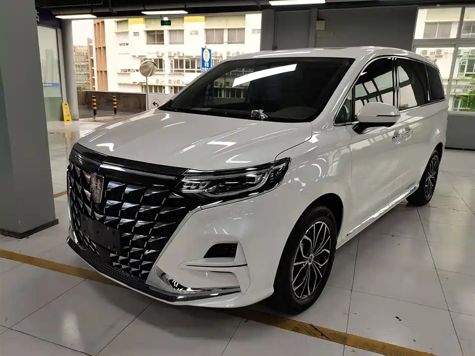 Roewe iMAX8