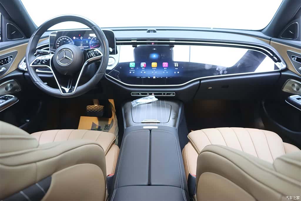 Mercedes-Benz E-Class, 2024 27
