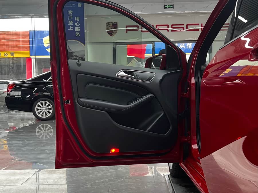 Mercedes-Benz B-Class 2019, фото 11