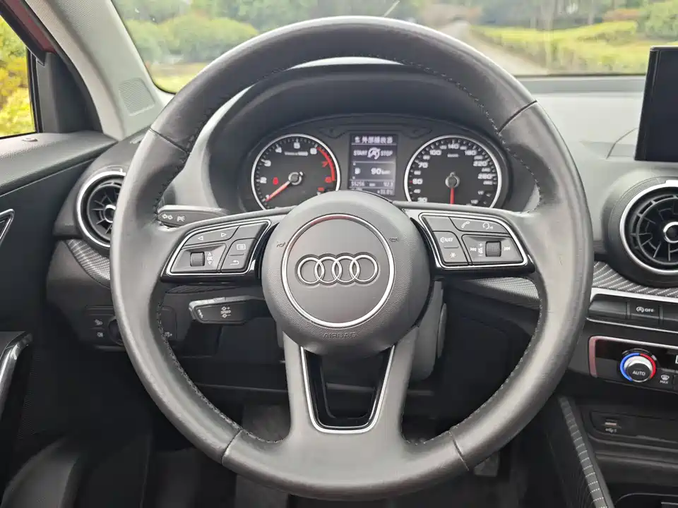 Audi Q2L Audi Q2L