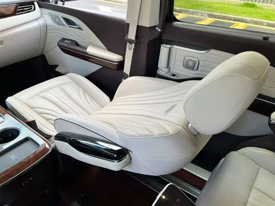 Hongqi HQ9 Hongqi HQ9