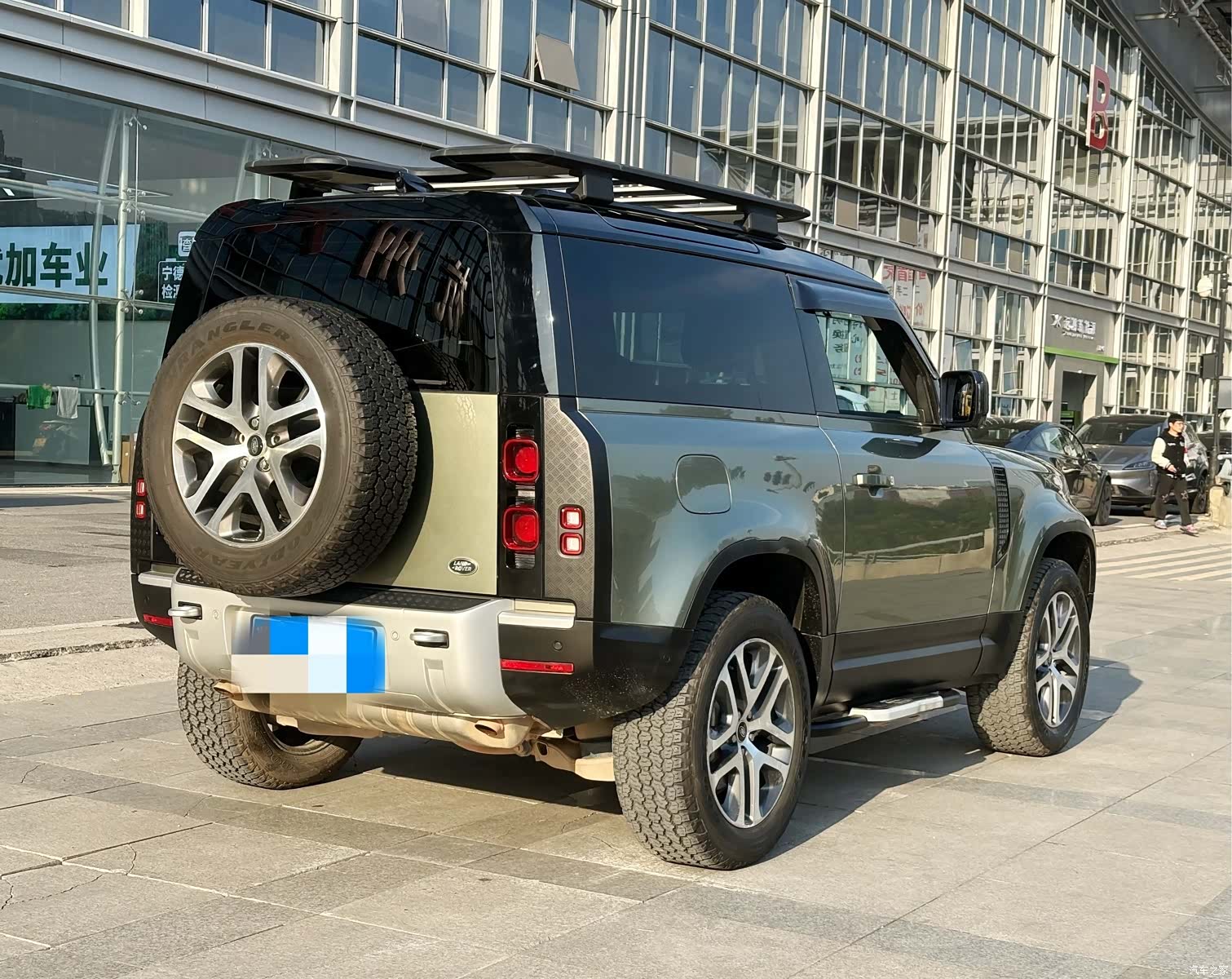 Land Rover Defender, 2022 все фото