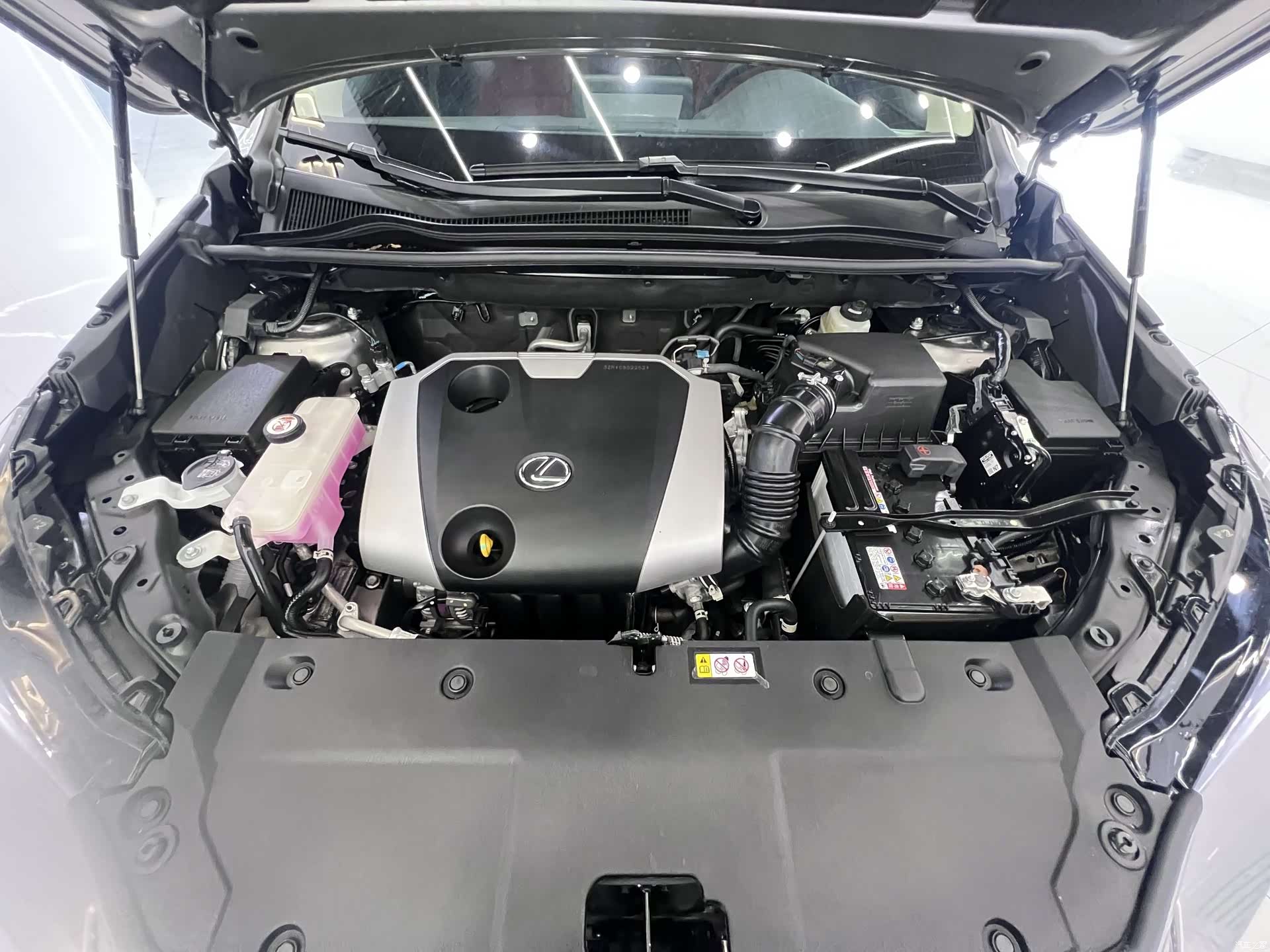 Lexus NX, 2021 21