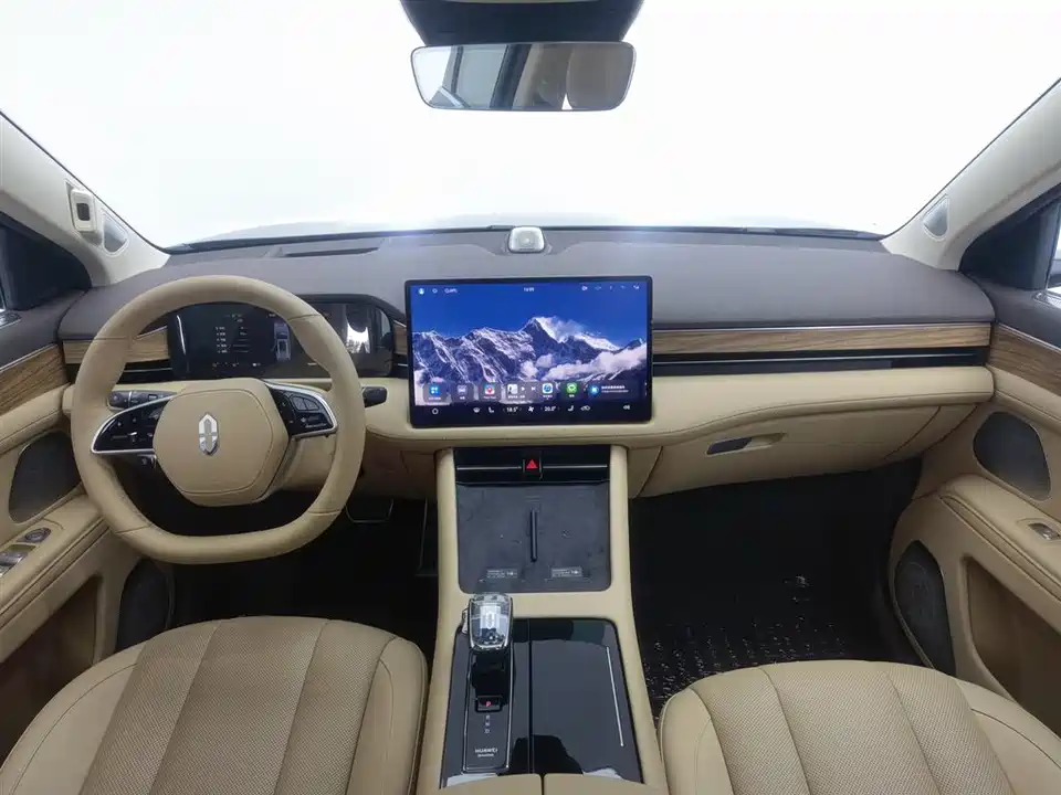 AITO Ask the world M7