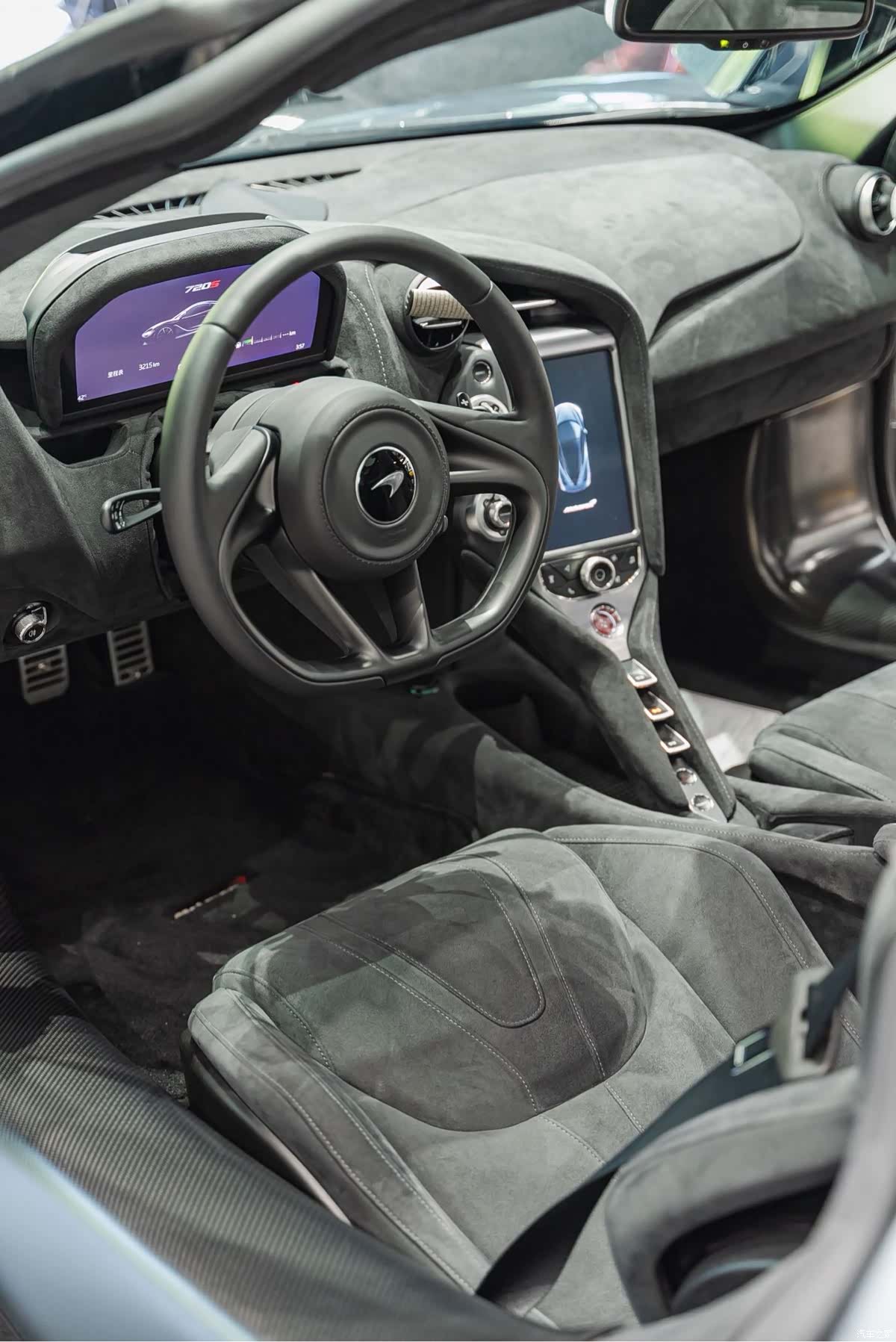 McLaren 720S, 2019 10