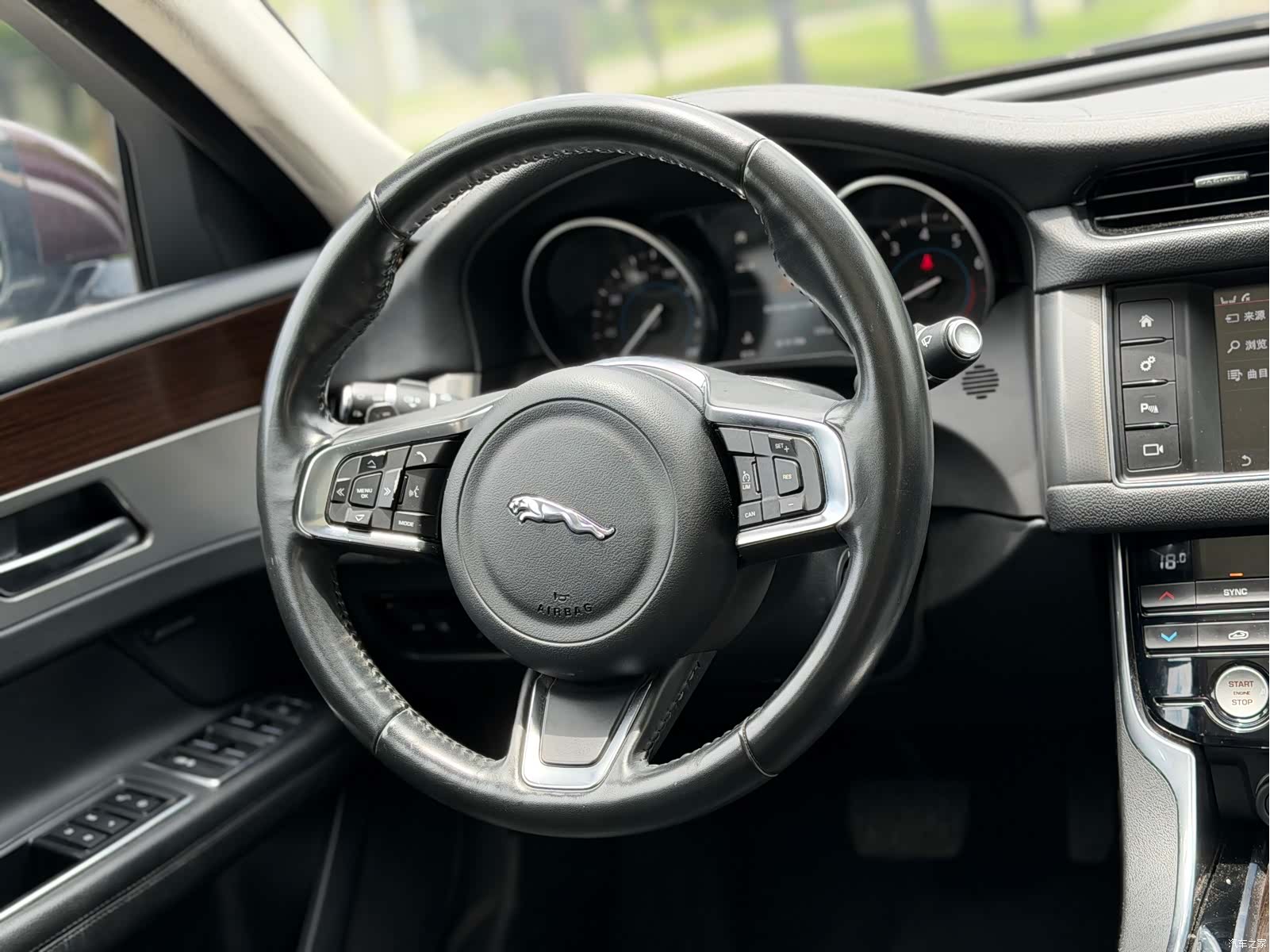 Land Rover XFL, 2018 6