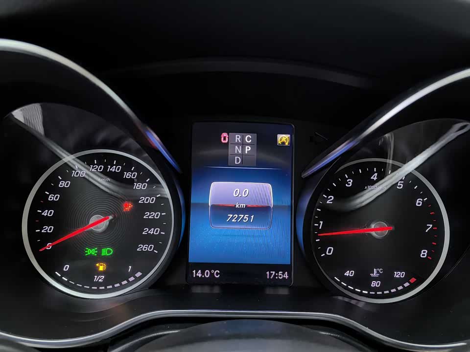 Mercedes-Benz V-class