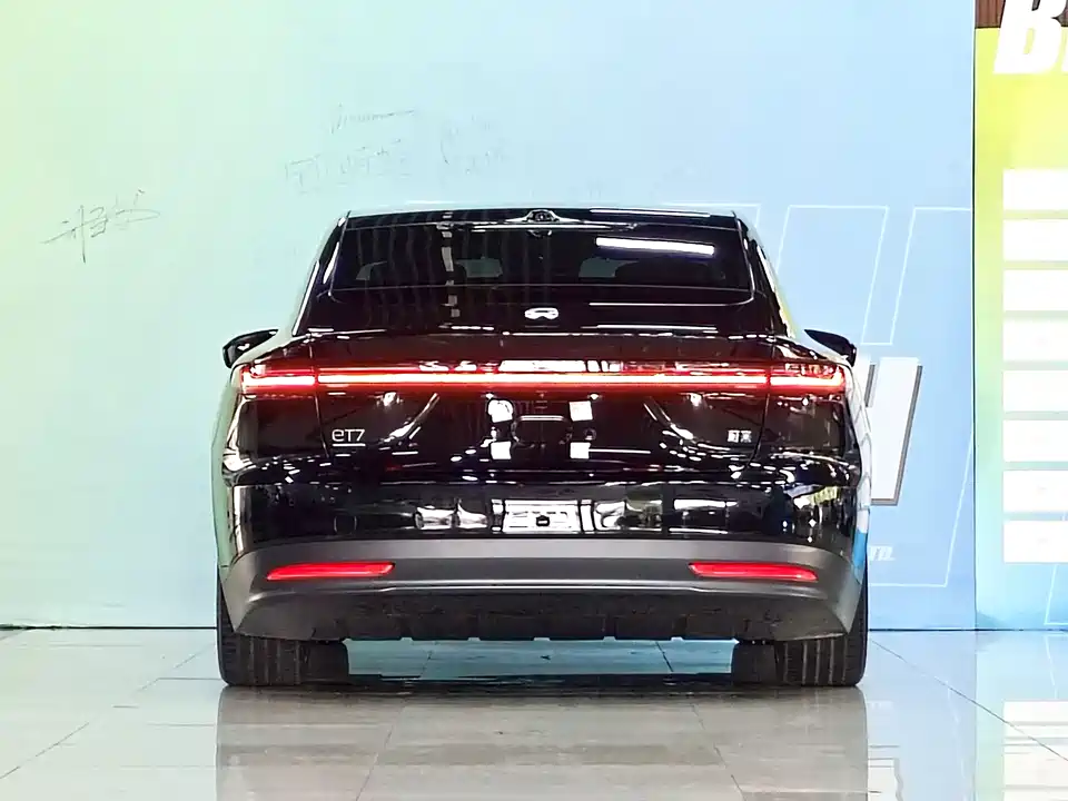NIO ET7