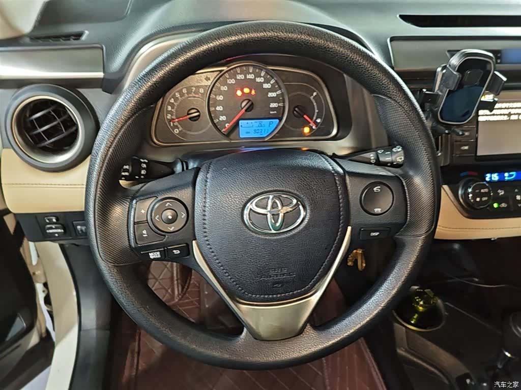 Toyota RAV4, 2016 11