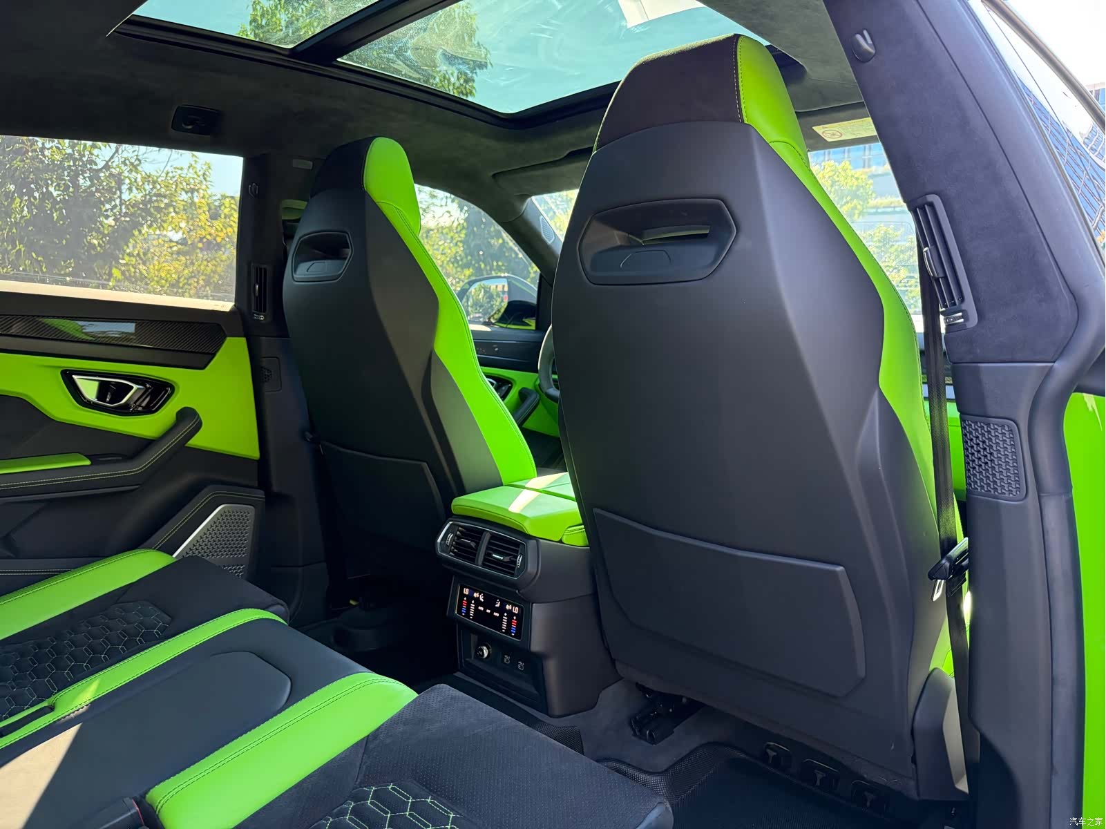 Lamborghini Urus, 2023 20