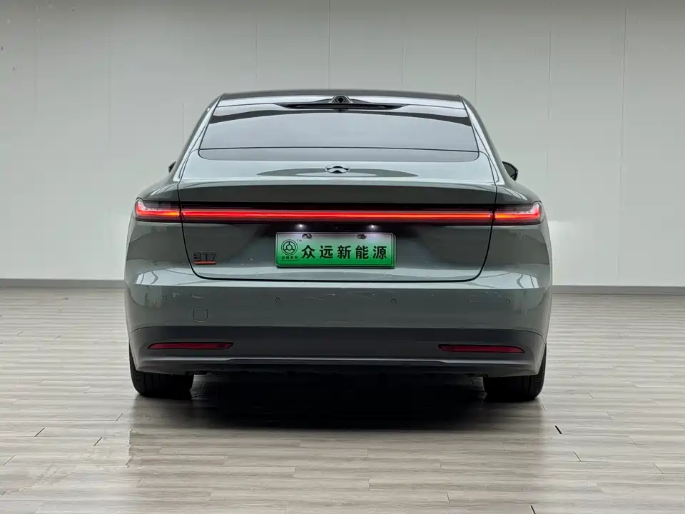 NIO ET7