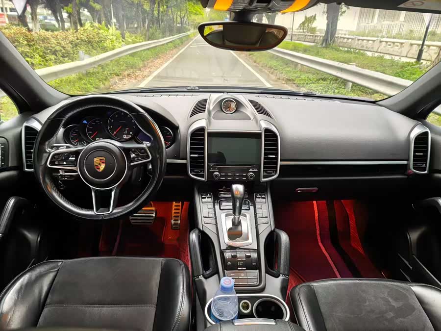 Porsche Cayenne 2016, фото 7