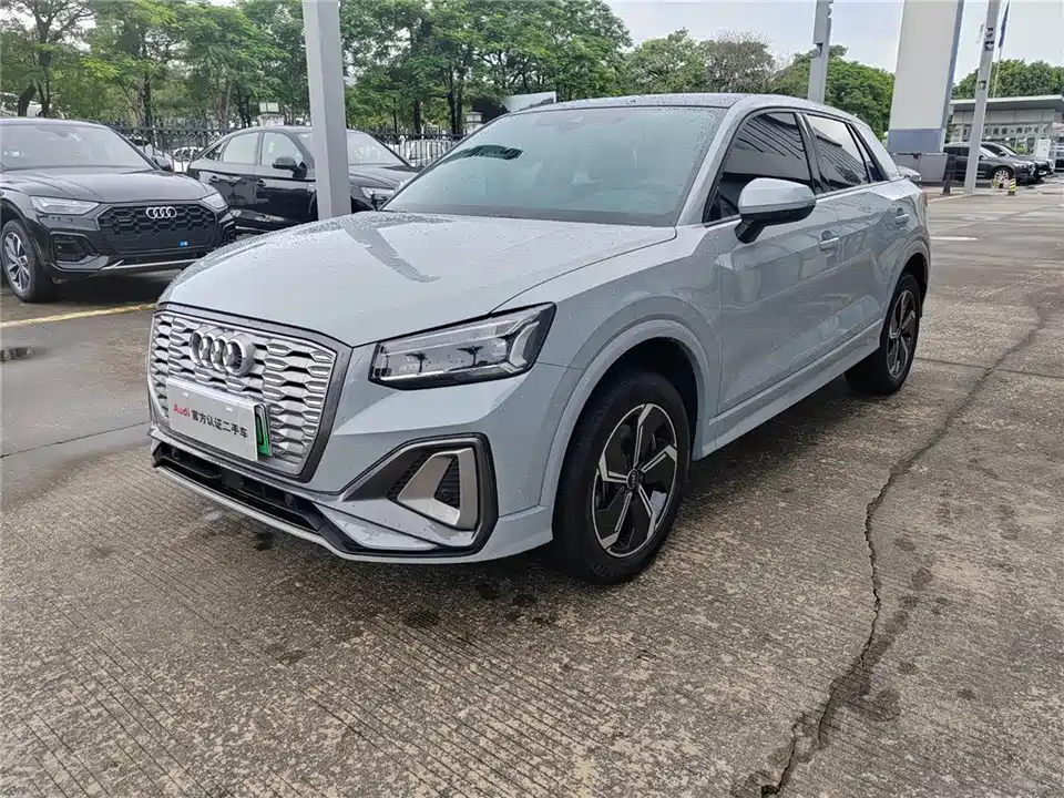 Audi Q2L
