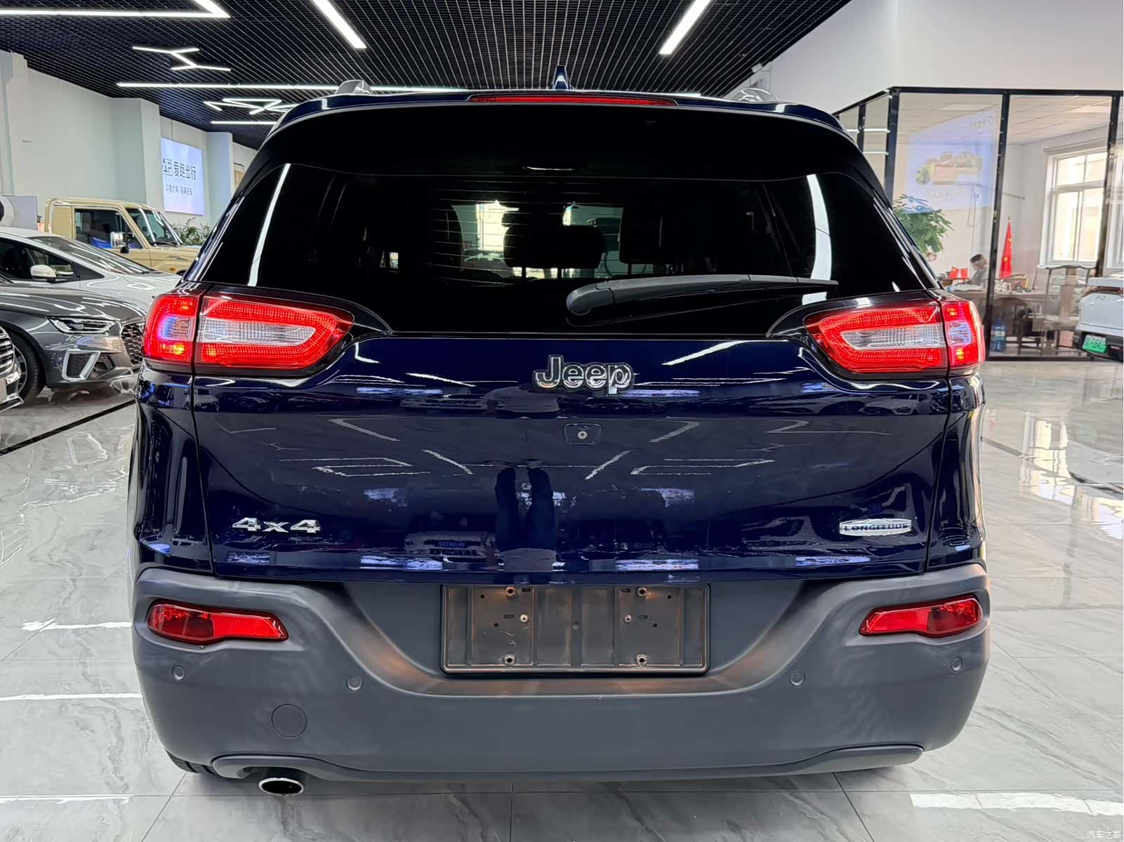 Jeep Cherokee, 2014 4