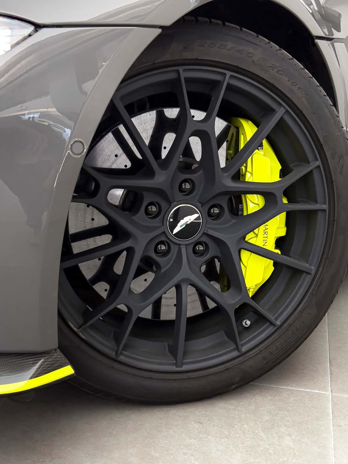 V8 Vantage, 2021 все фото