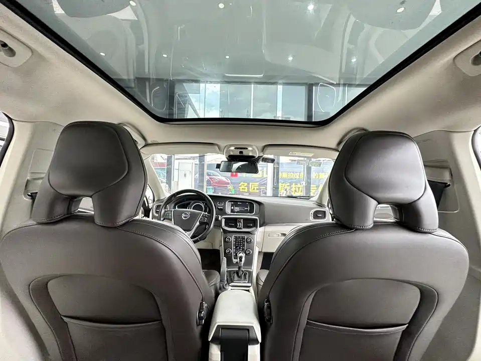 Volvo V40