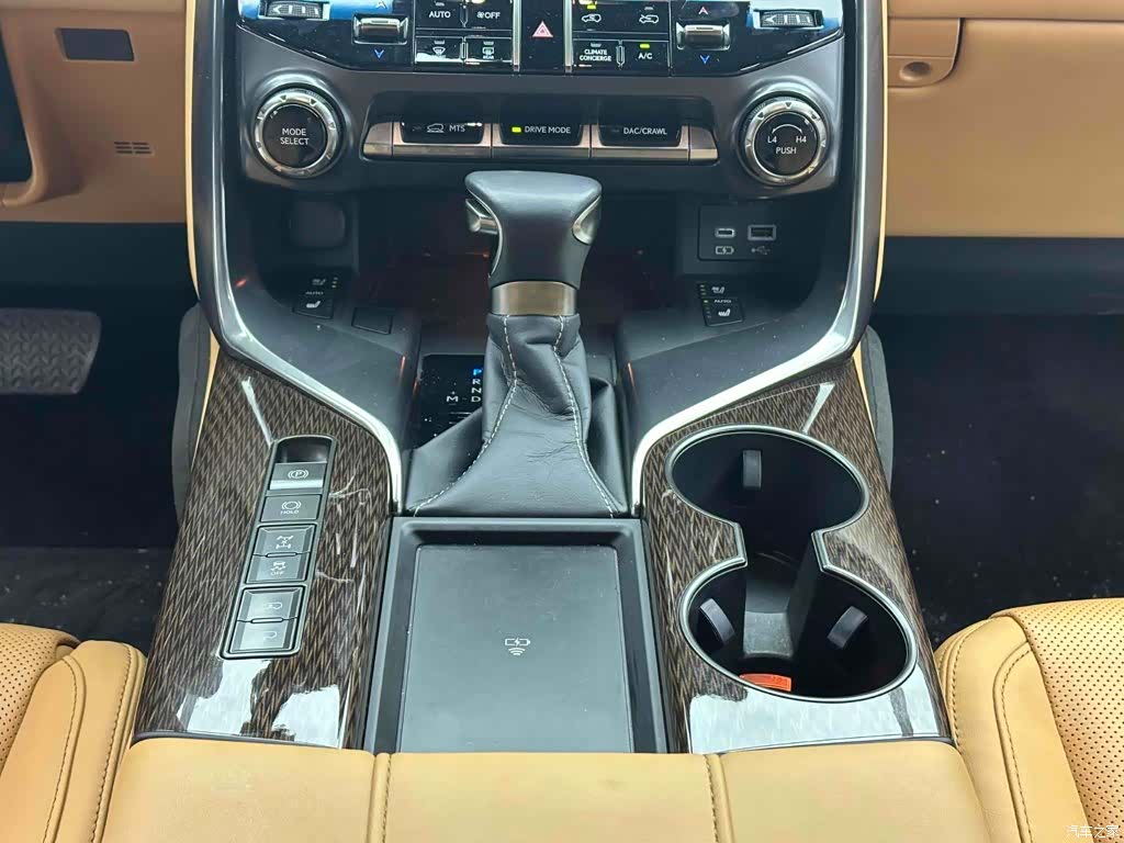 Lexus LX, 2024 10