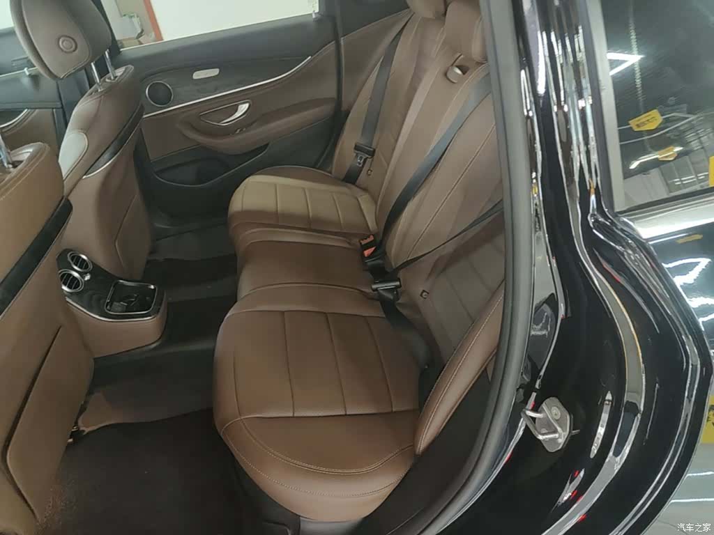 Mercedes-Benz E-Class, 2023 17