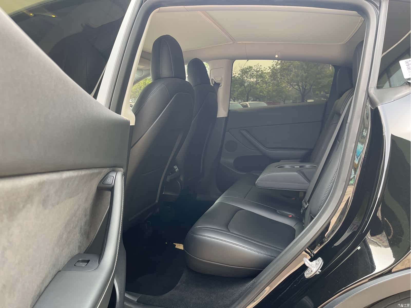 Tesla Model Y, 2022 16