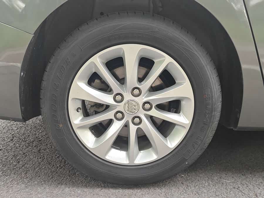 Buick GL8 2019, фото 26