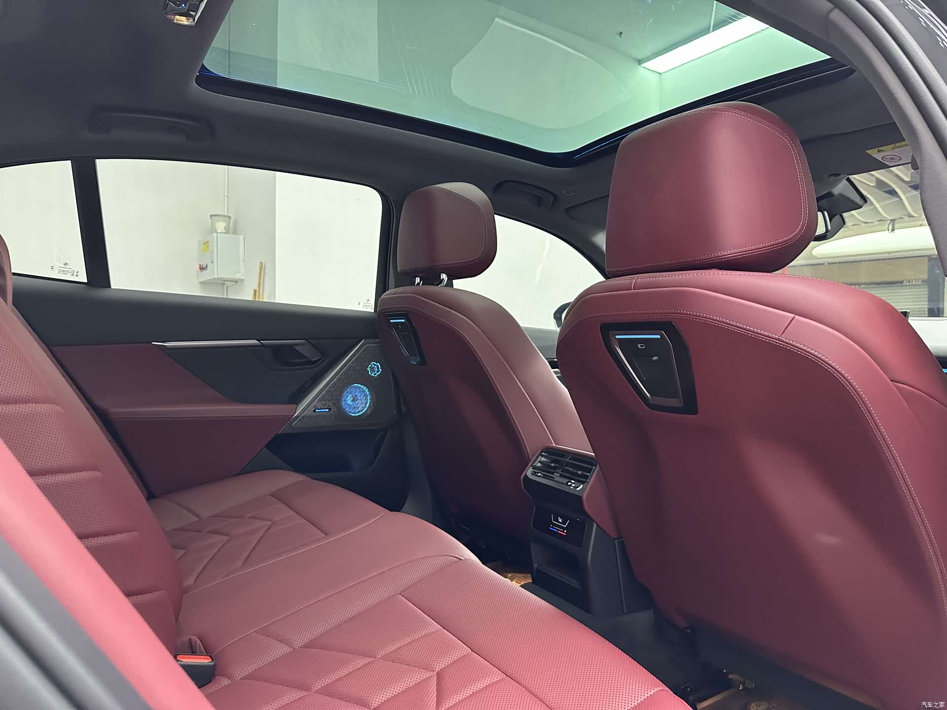 BMW 5 Series, 2024 14