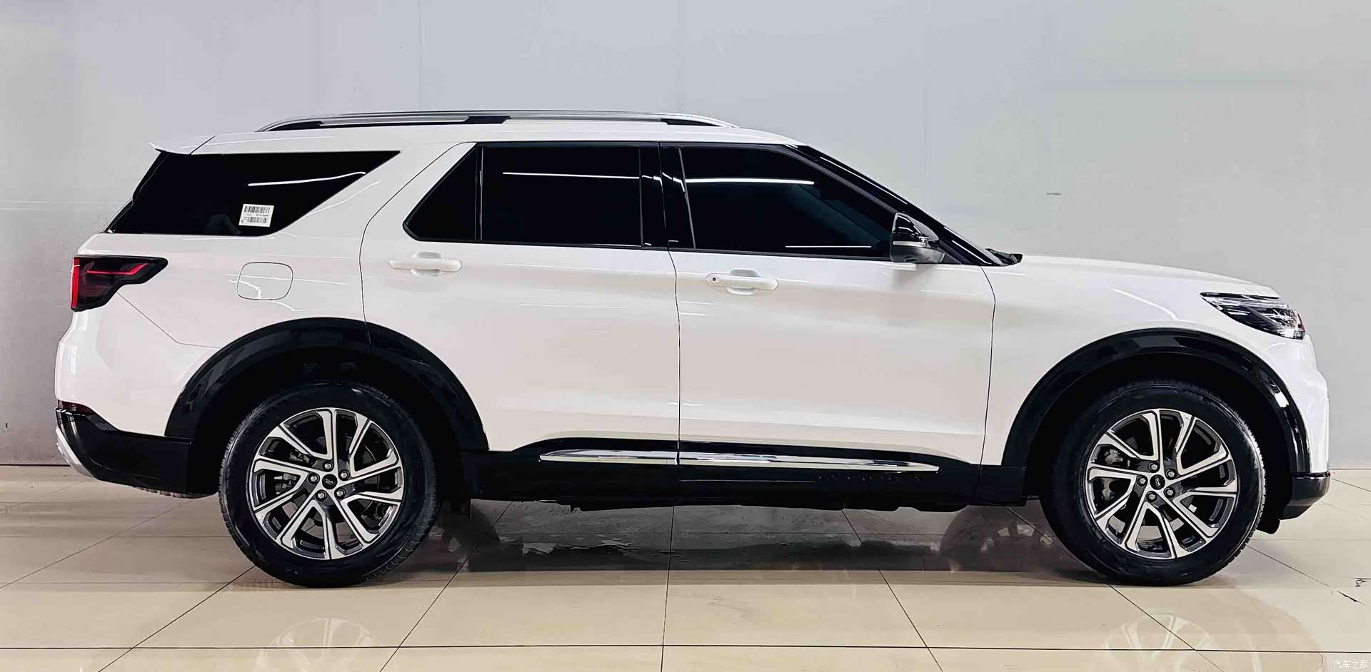 Ford Explorer, 2025 4