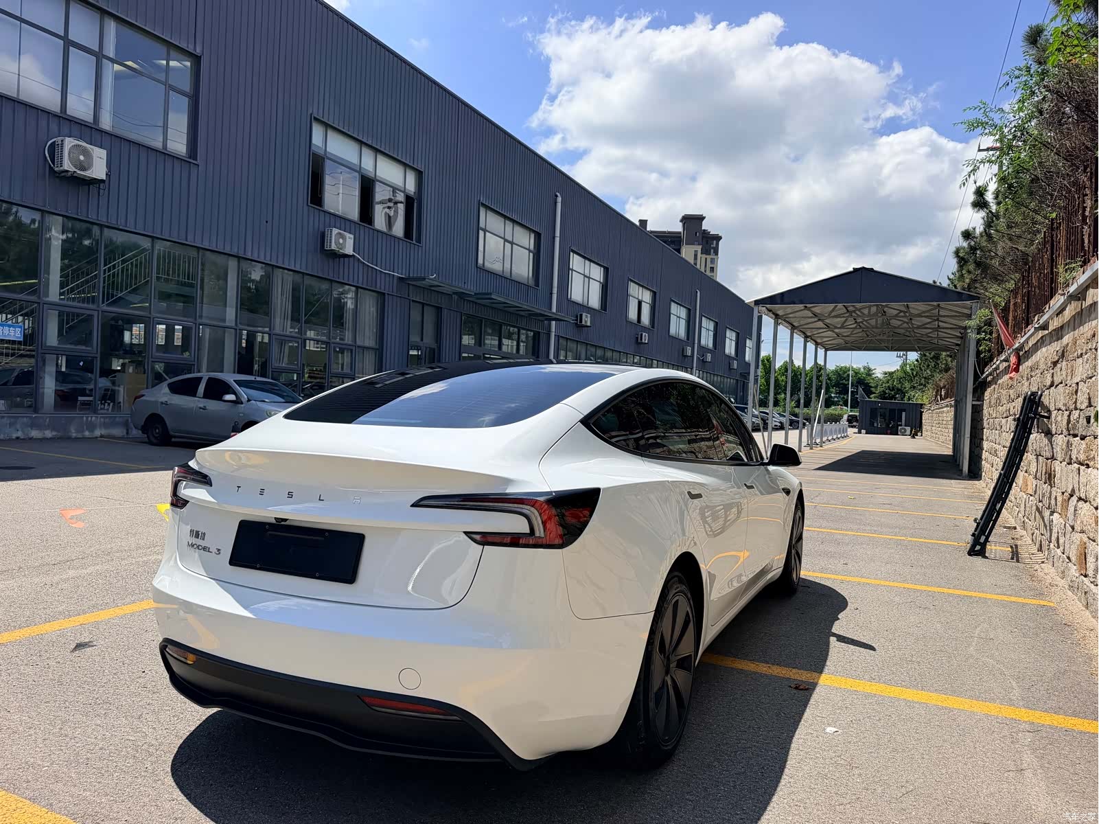 Tesla Model 3, 2024 9