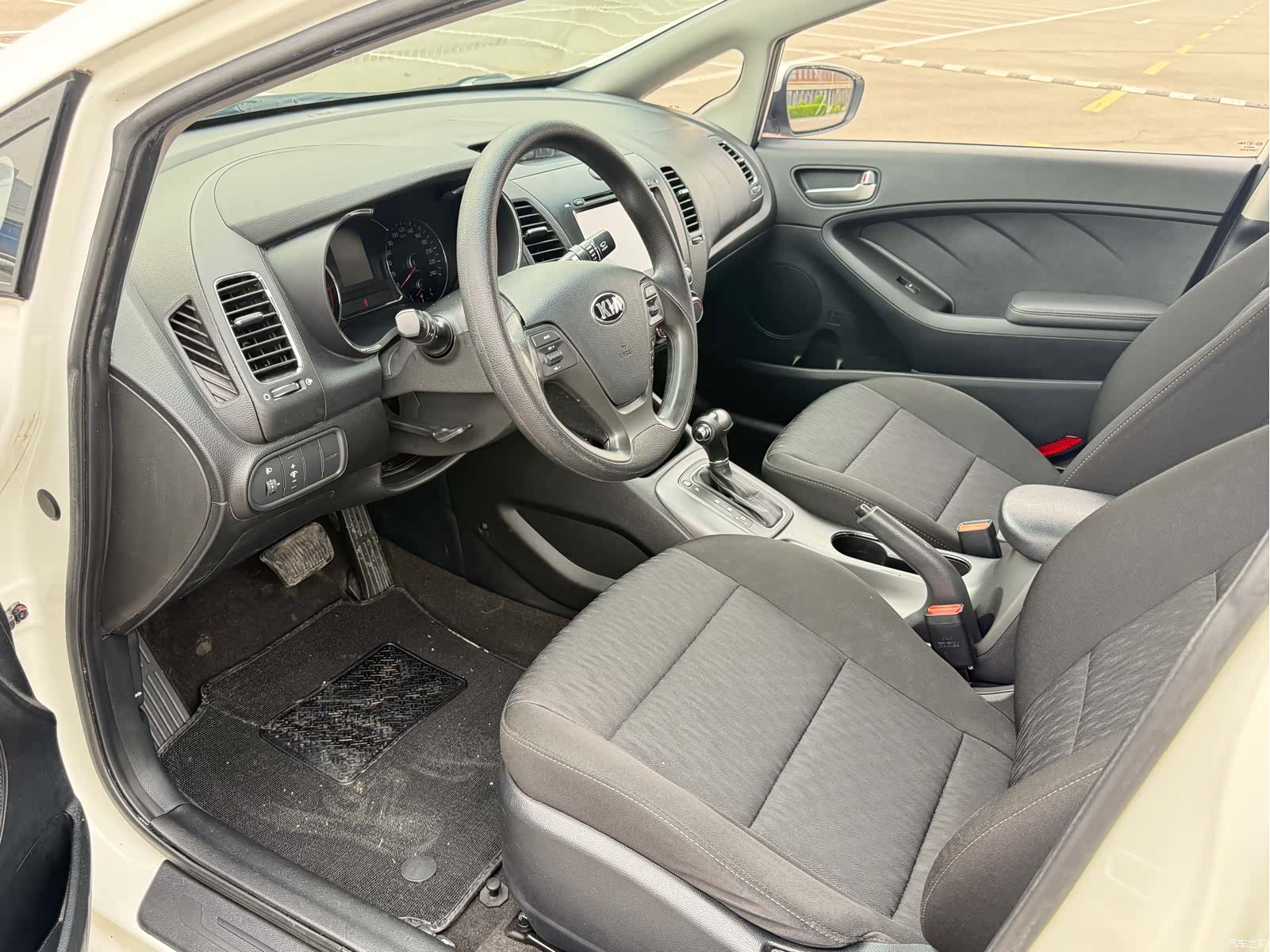 Kia K3, 2015 4