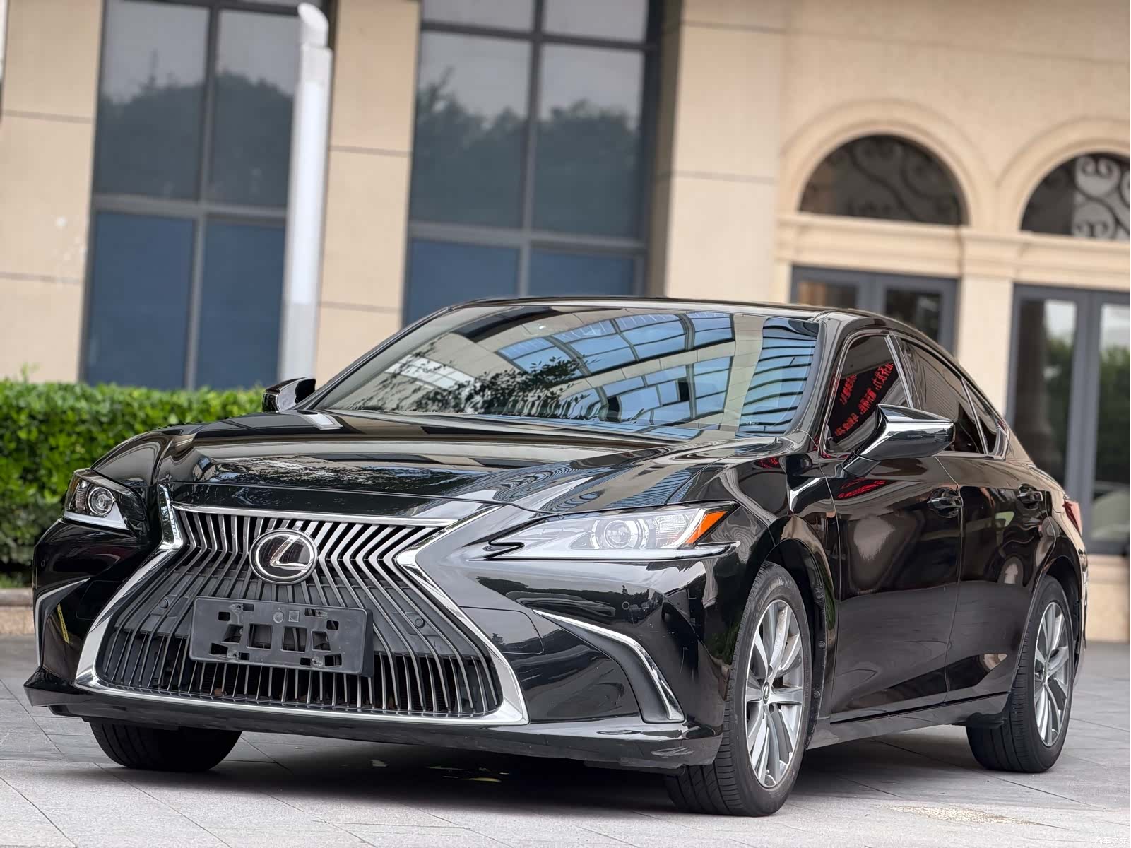 Lexus ES, 2020 1