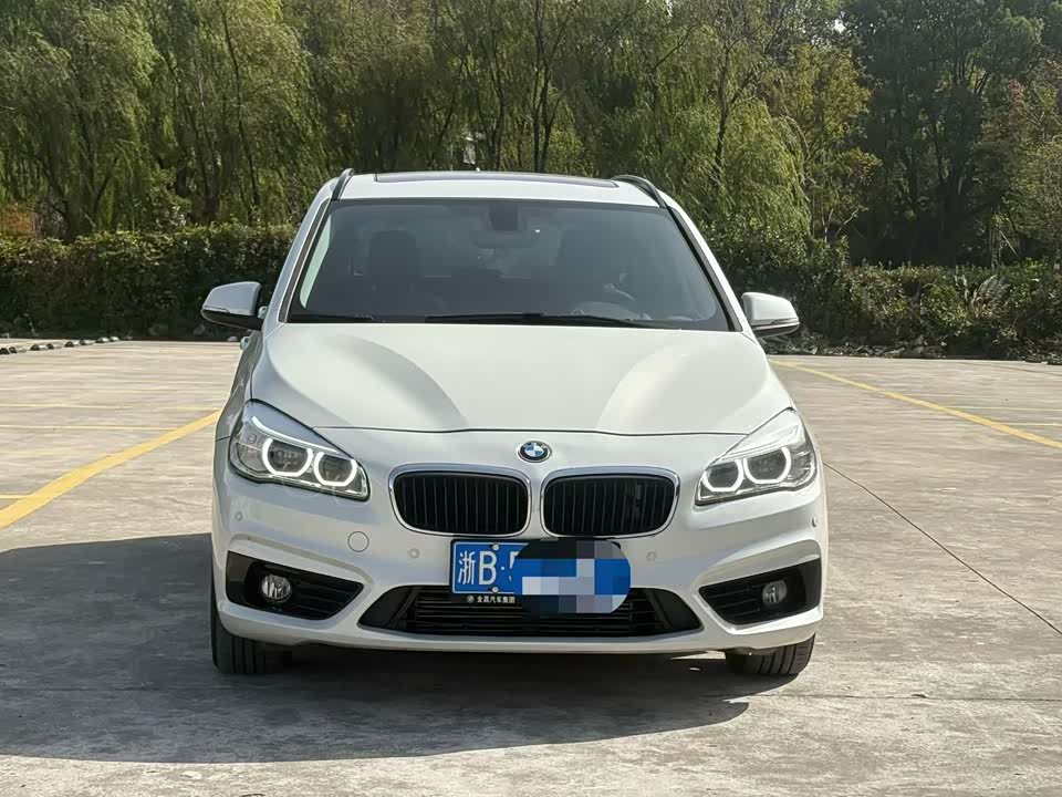 BMW 2 series station wagon