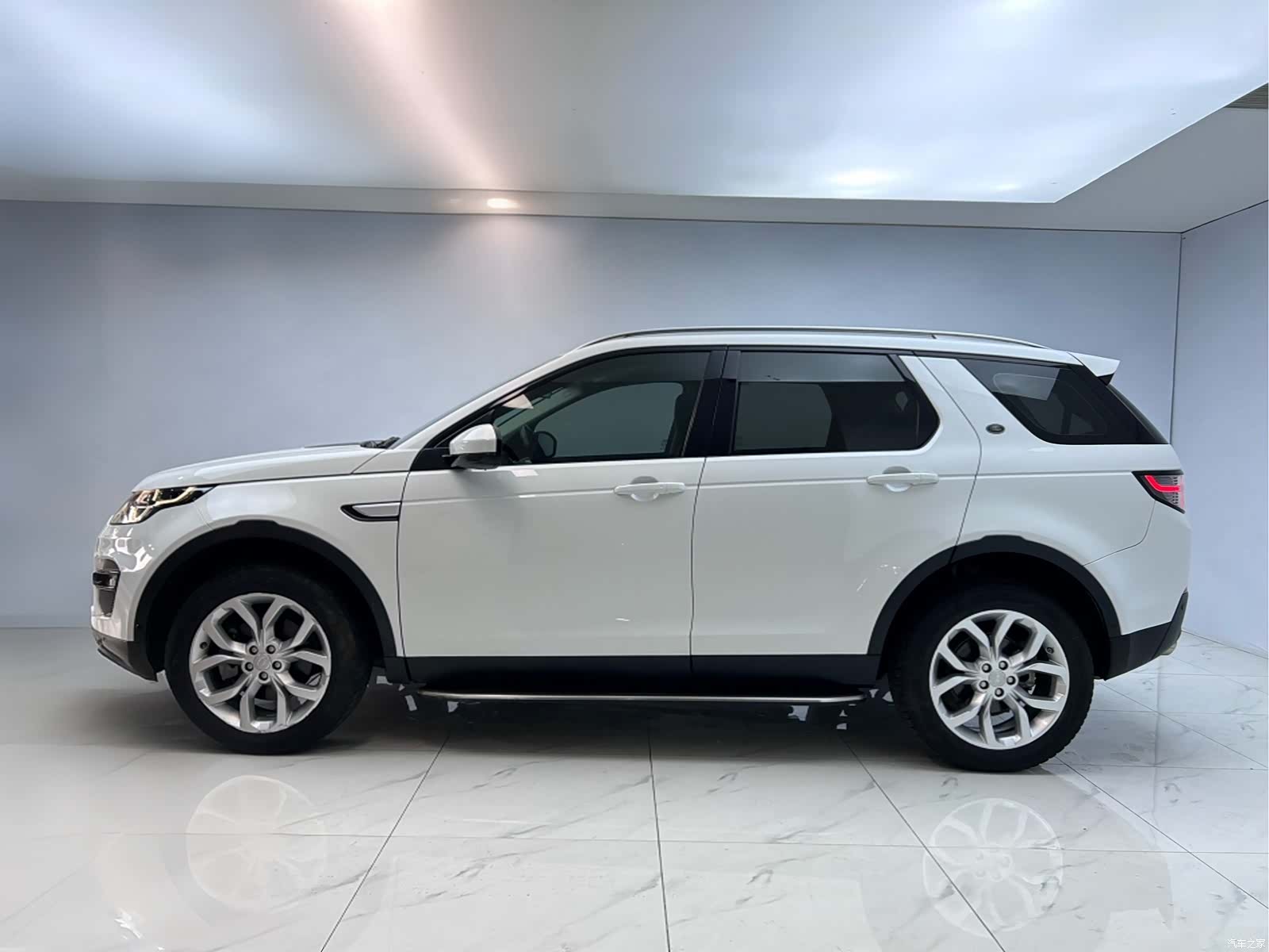 Land Rover Discovery, 2019 4
