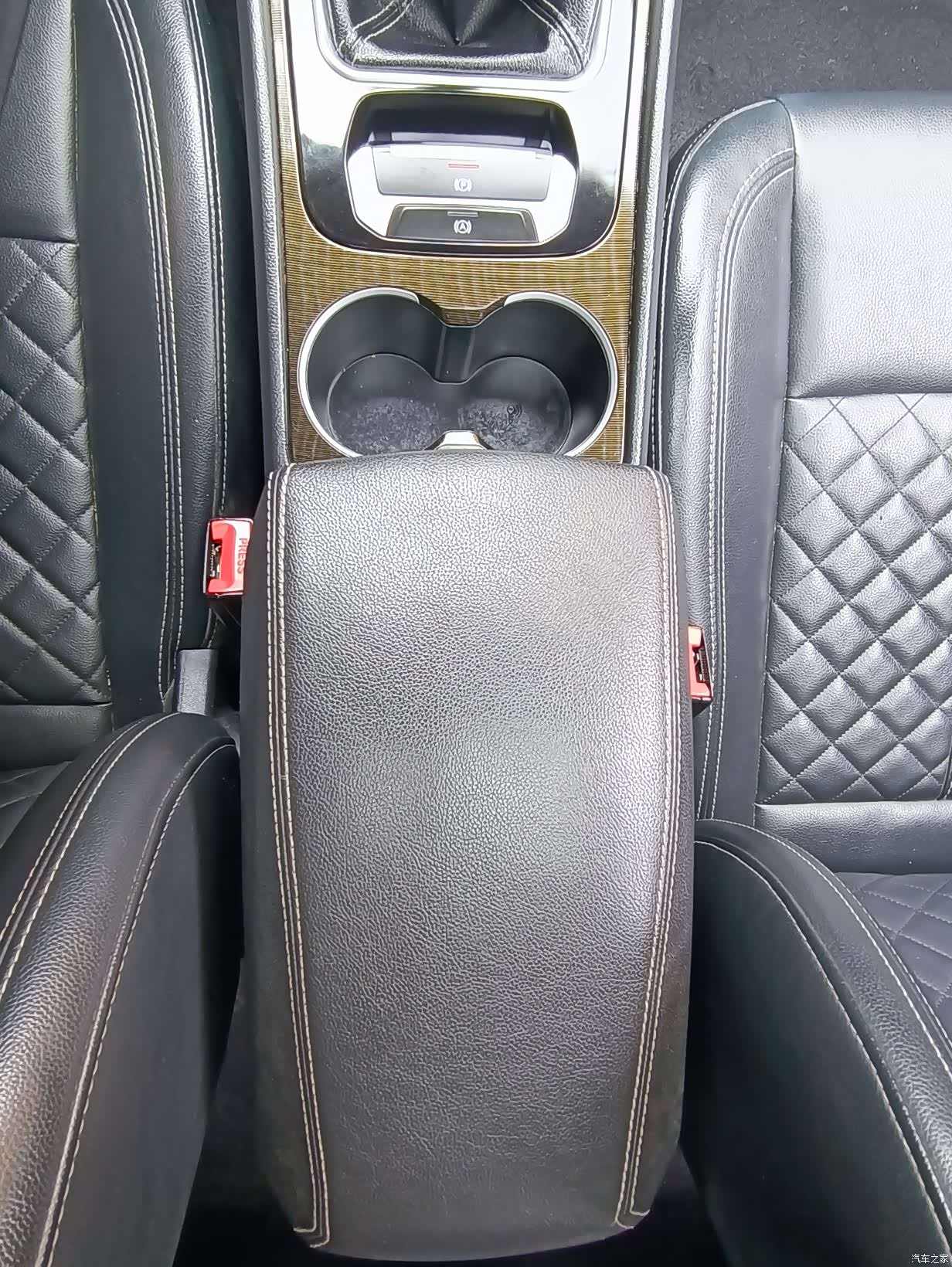 Zotye Z500, 2018 26