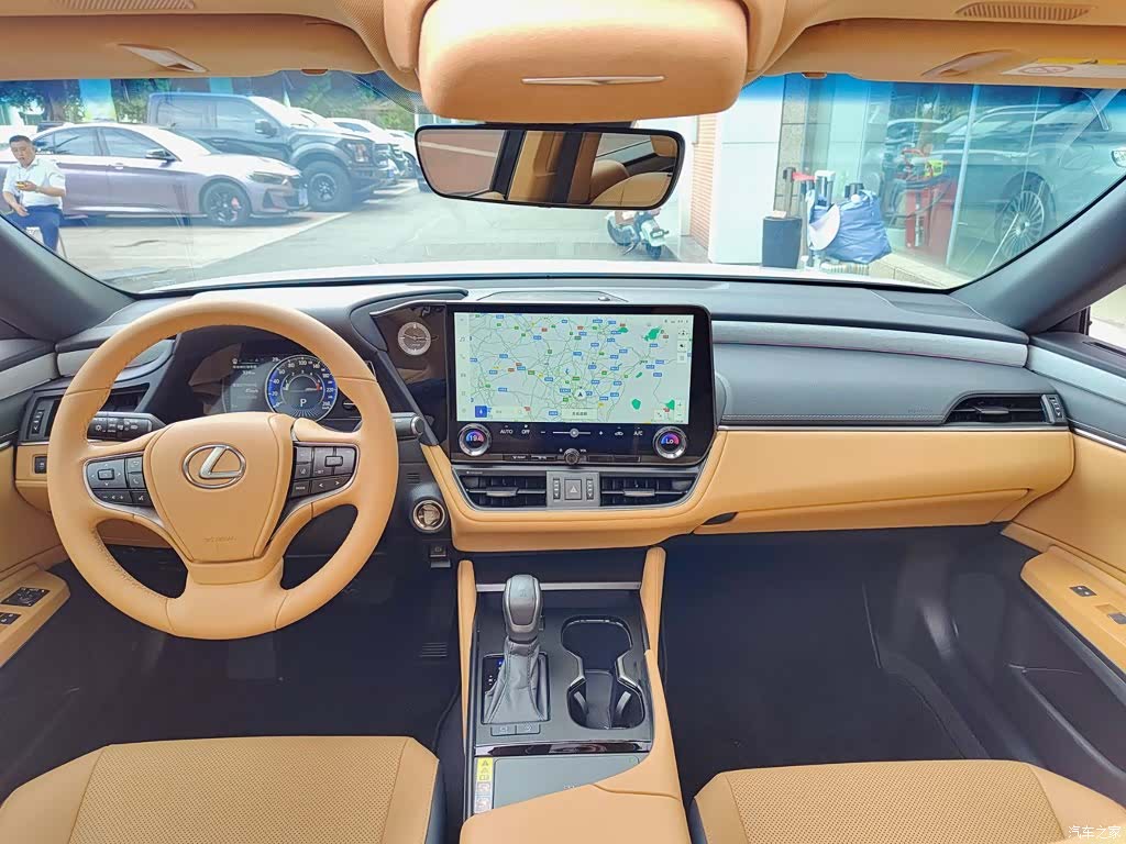 Lexus ES, 2025 10