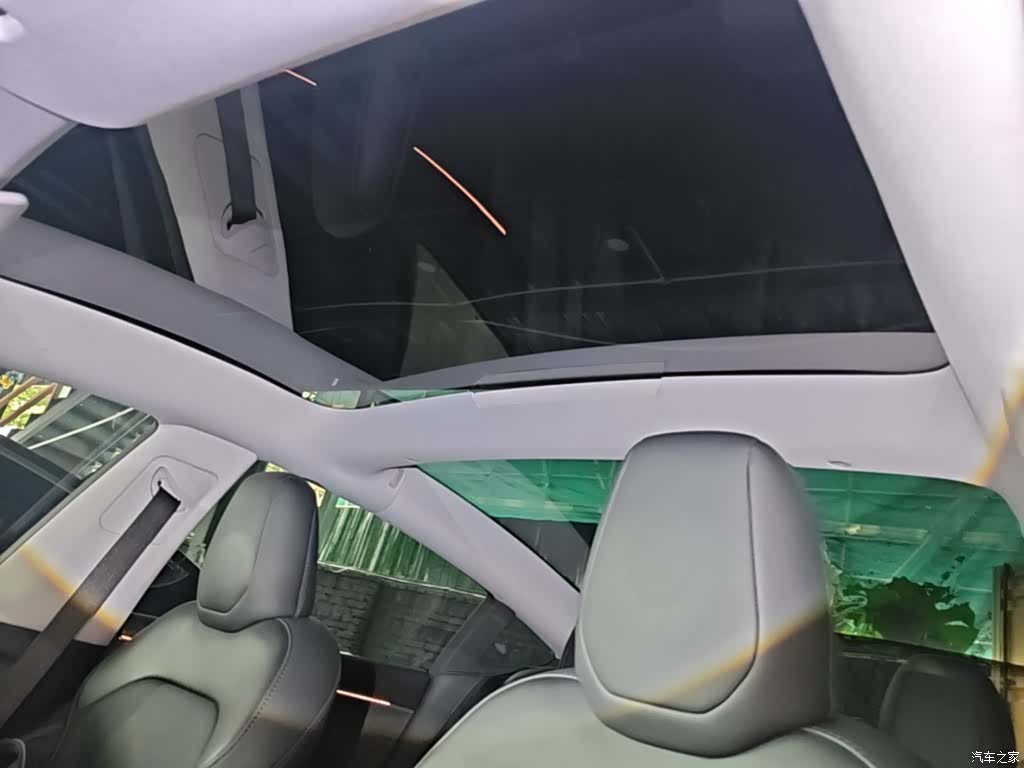 Tesla Model 3, 2024 18