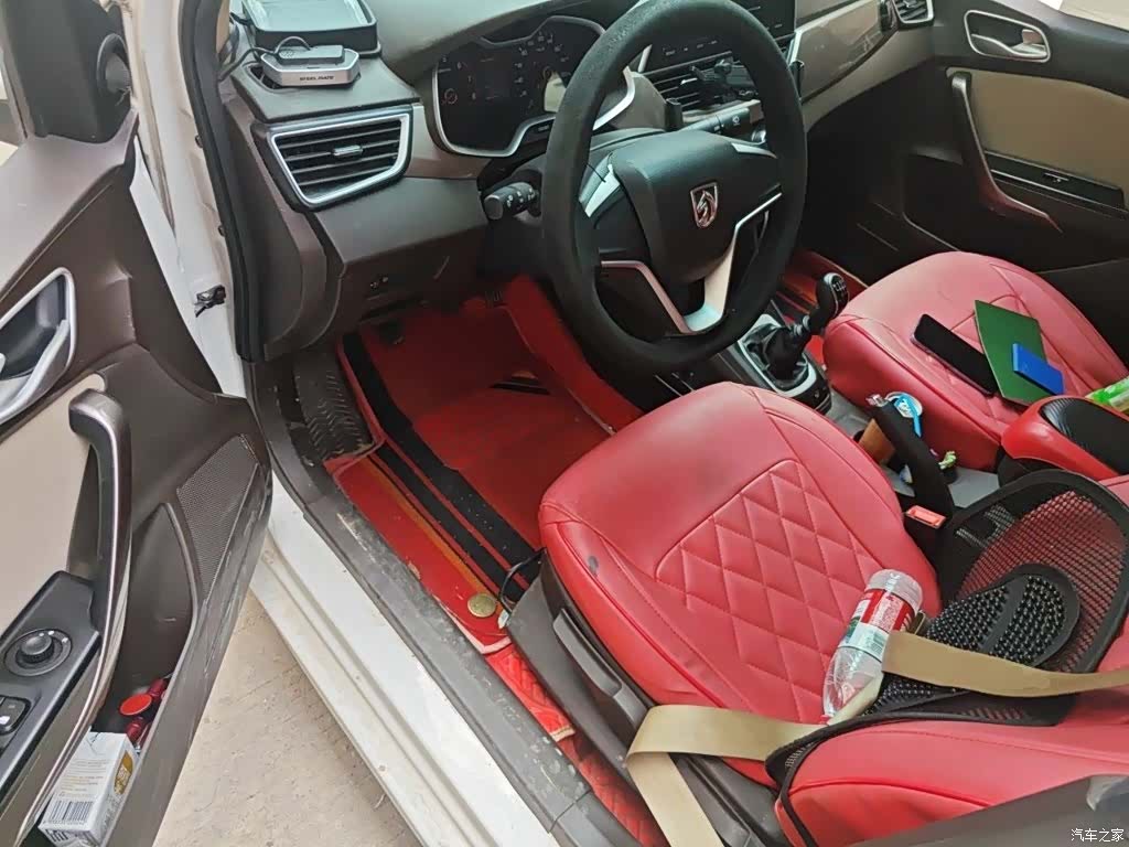 Wuling 310W, 2019 14