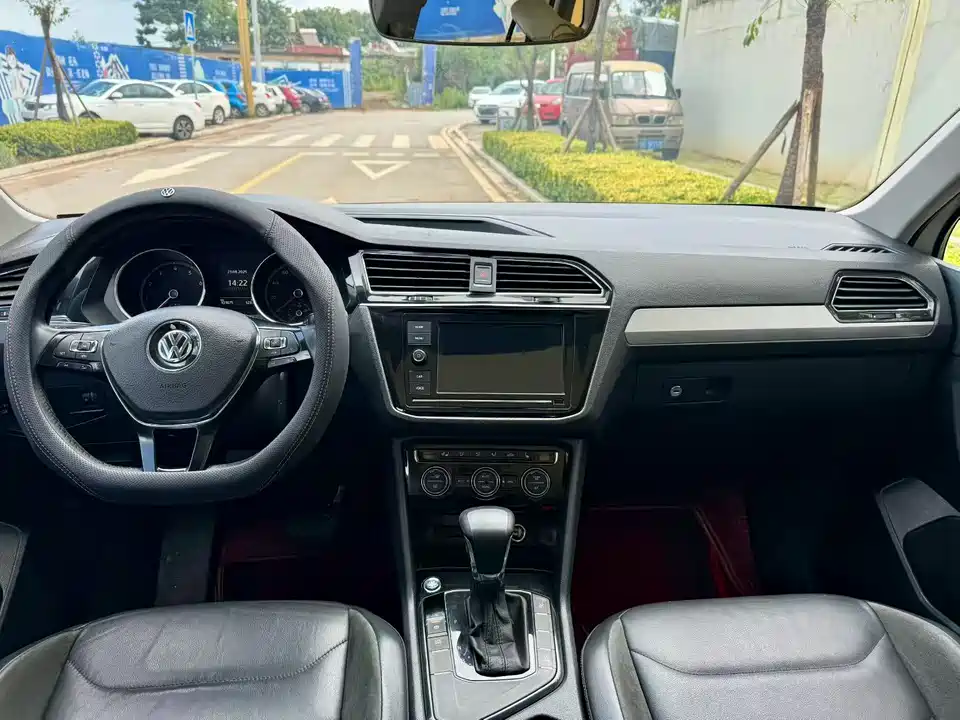 Volkswagen Tiguan L