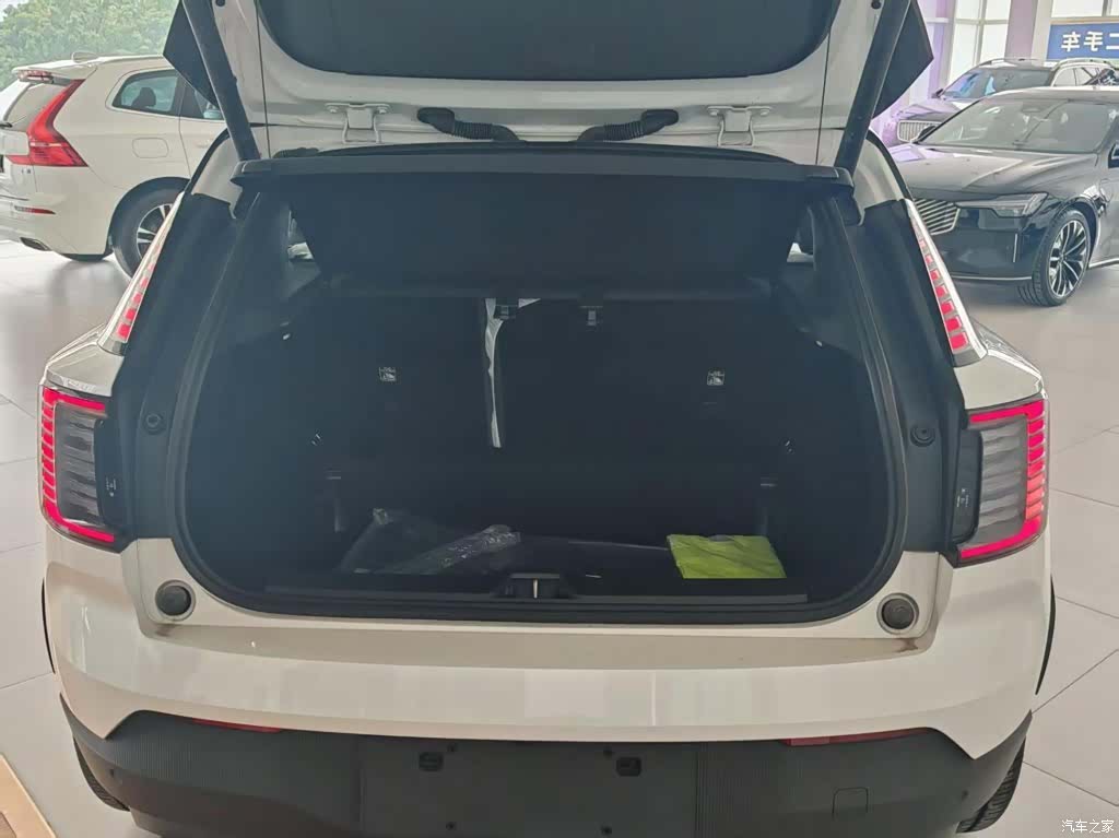 Volvo EX30, 2026 19