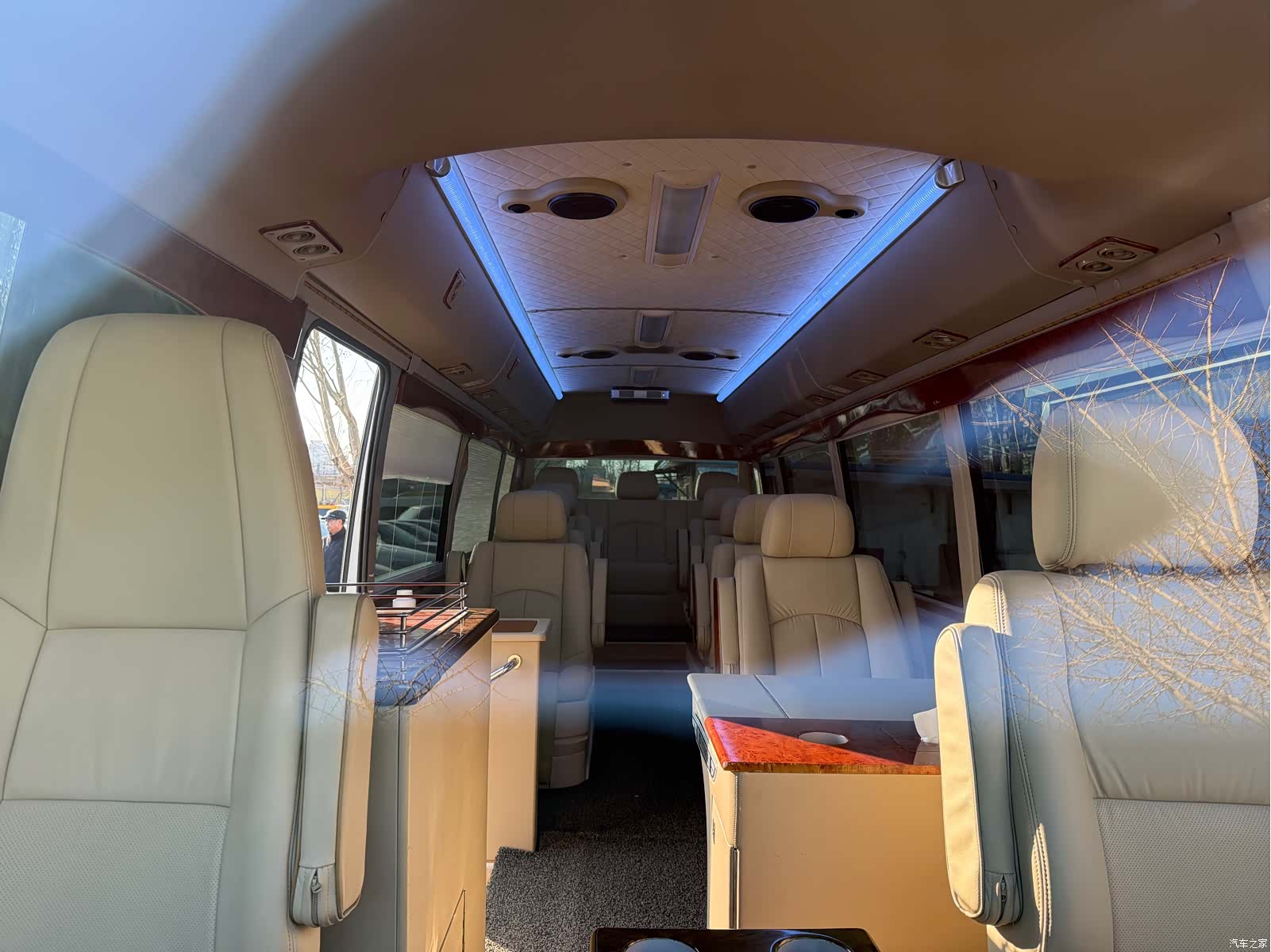 Toyota Coaster, 2012 9