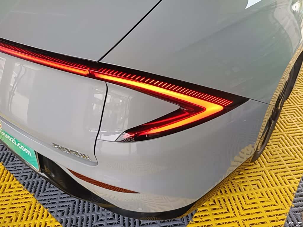 Wuling Starlight, 2024 8