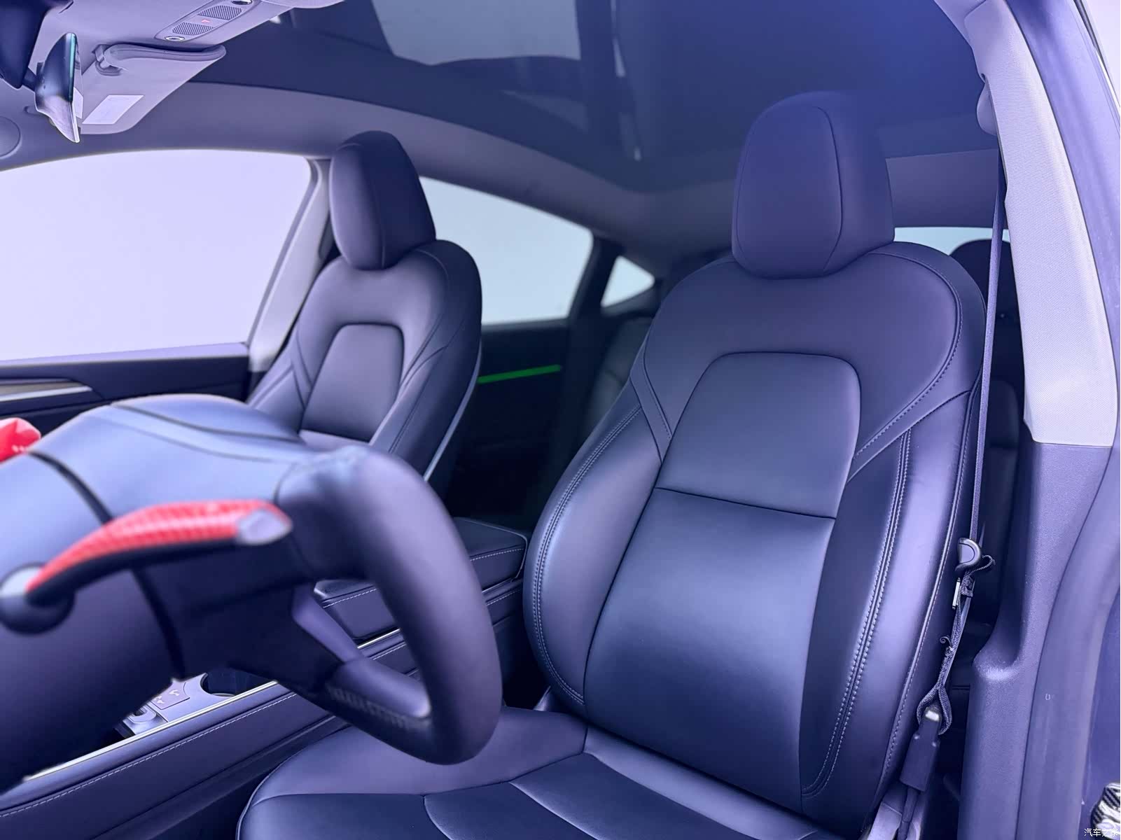 Tesla Model Y, 2022 все фото